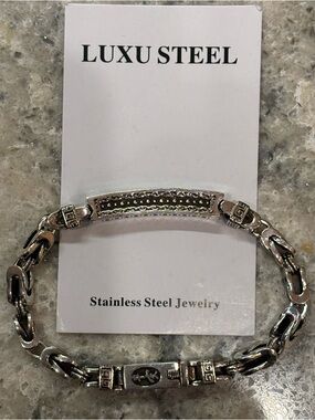 Luxu Steel Silver Stainless Steel unisex bracelet